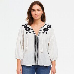 Gap White Blue Embroidered 3/4 Sleeve Top Blouse Shirt Size Small